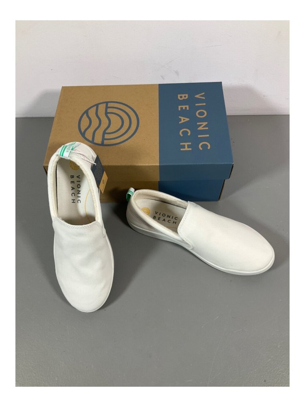 Vionic Beach Marshall Comfort Sneakers Women's White Canvas, Size 7.5